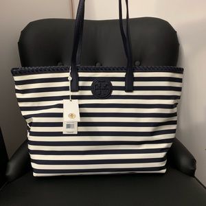 NWT Tory Burch Nylon E/W Tote Navy/White